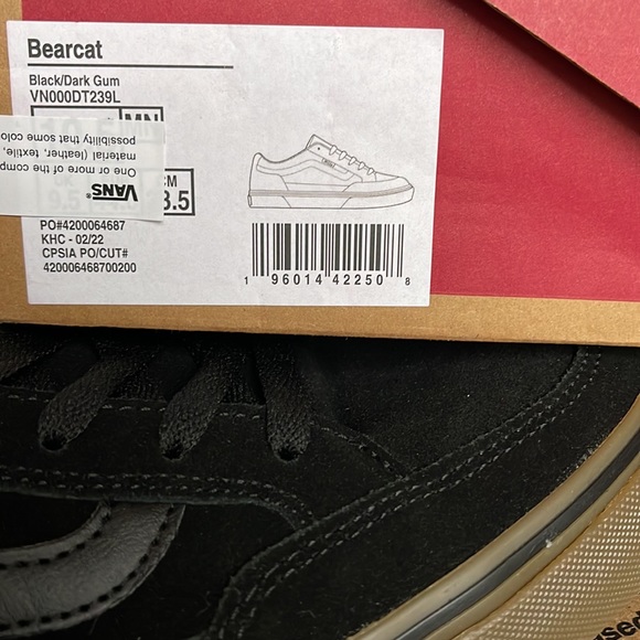 Vans Men’s Bearcat Black/Dark Gum sneakers Bearcat
Black/Dark Gum
VN000DT239L - Picture 16 of 16